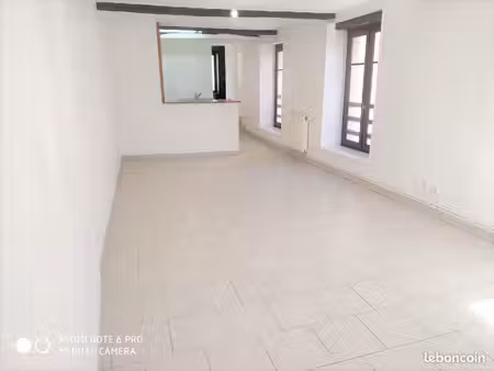 sedan centre - f3 70m² - bon secteur. calme et neuf - pas de frais