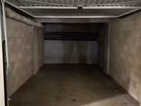 loue garage 16.90 m²