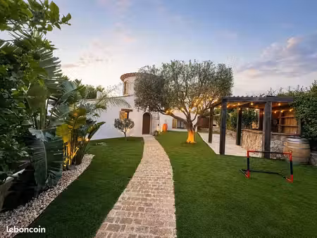 villa meublée avec vue mer  piscine et jacuzzi – bandol