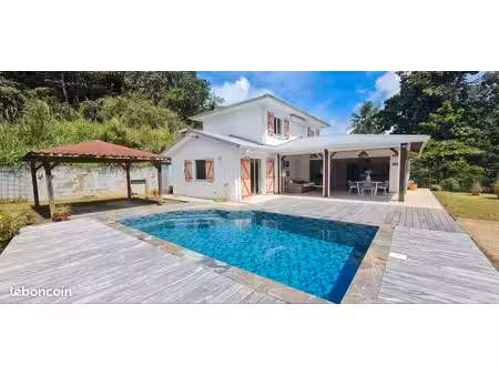 belle maison de 2019 f4 en dur avec piscine