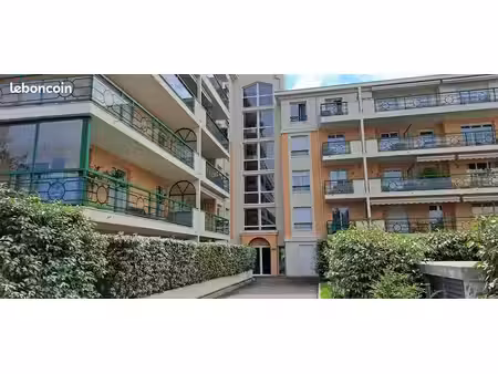 grand appartement t3 meublé dans résidence de standing