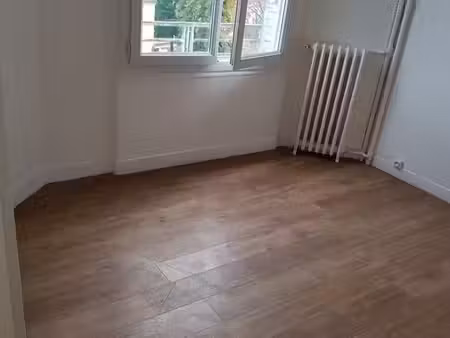 t2 32 m² - ris orangis - quartier reno - gare