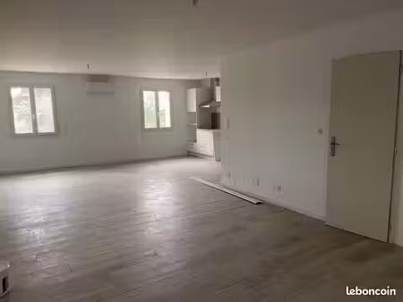 appartement 1er étage dans corps de ferme