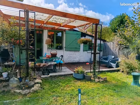 petite maison de campagne en pierre rénovée étangs de baye