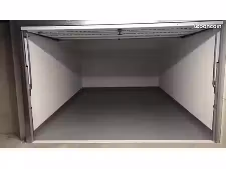 cherche à acheter garage box parking au rouret 06650