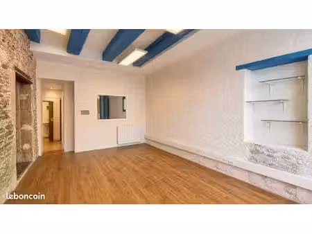 bureau / local professionnel – 32 m² – belle vitrine – centre-ville de pontivy