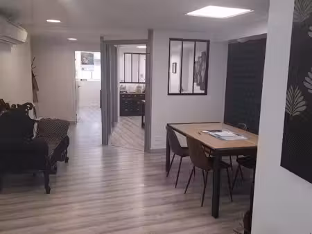 ensemble de bureaux