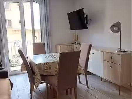 loue deux pièces meublé à l’année