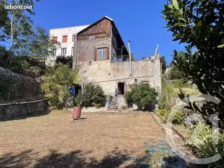 terrain 636 m² volvic