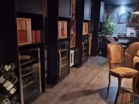 bar restaurant