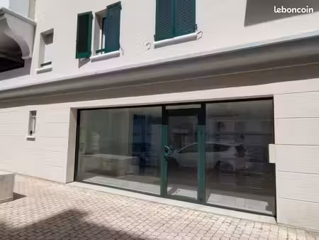 direct propriétaire  grand local commercial de 100m² + garage