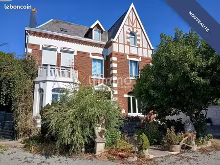 maison 17 pièces 245 m²