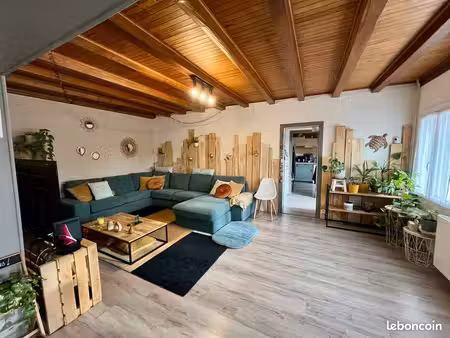 maison de 204 m² entièrement rénovée dpe c— lays-sur-le-doubs