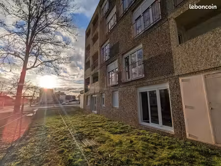studio 1 pièce 28 m²