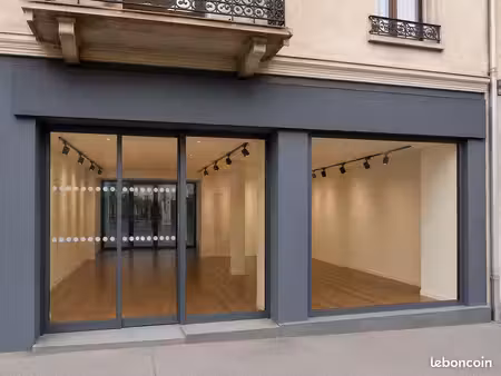 local commercial à louer – saint-jean-de-maurienne