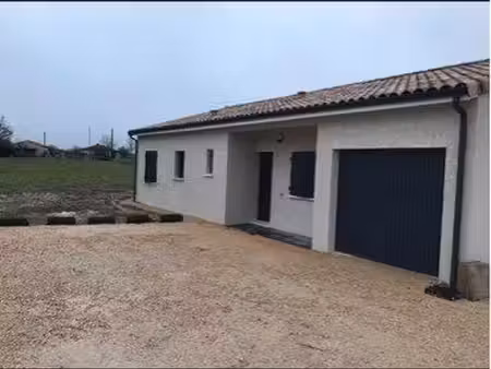 maison t4 à louer– 3 chambres – garage –