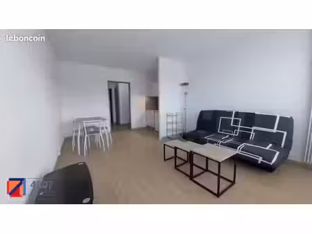 studio 1 pièce 28 m²