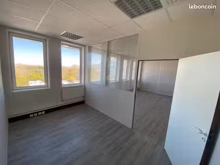 bureau professionnel privatif de 13 m² à louer – archamps 74160