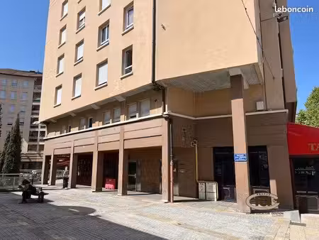 local 42 m² annemasse