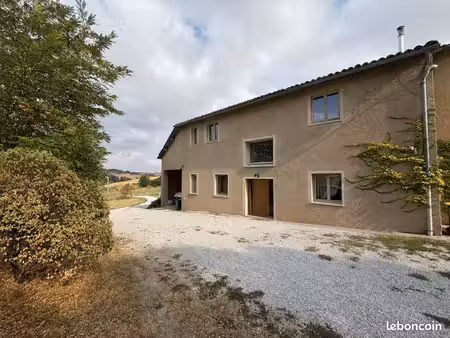 à vendre – grande maison familiale avec piscine  dépendances et terrain d’environ 2 700 m²