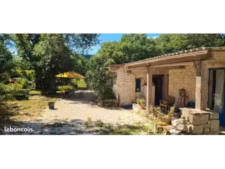 propriété 3 pièces 83 m²