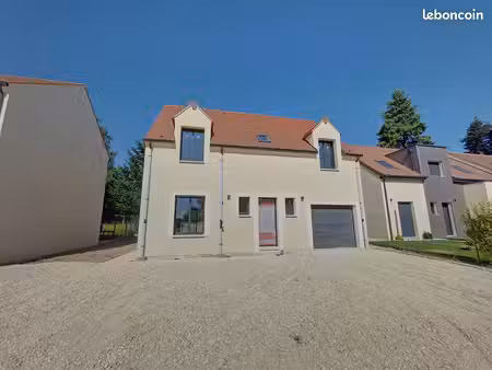 maison toute neuve dans un bel environnement calme