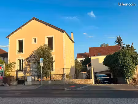 loue maison 85 m2 + sous sol terrain et garage houilles pierrat