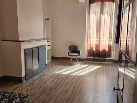t1 bis meublé 1er étage 31m² calme et lumineux  bon état