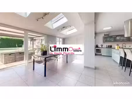maison 10 pièces 305 m²