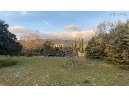 terrain 1 150 m² cucuron