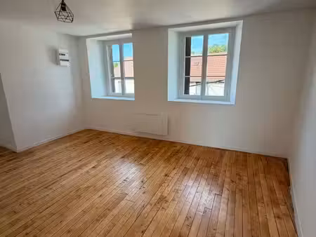 appartement t3 rénové de 70m² – lumineux & cachet de l'ancien