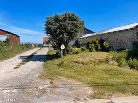 ferme à restaurer 1000m² aux trois moutiers 86