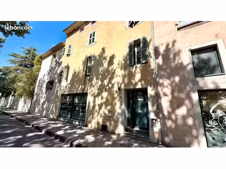 local commercial 63 m² carpentras