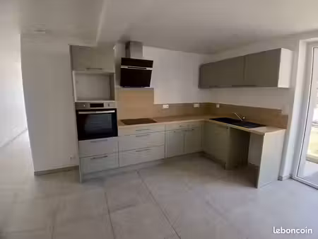 t4 à louer