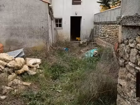 vend petit corps de ferme