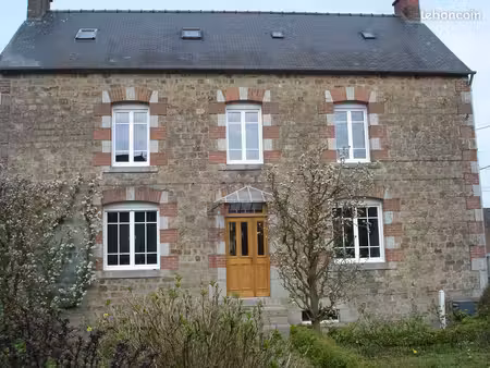 maison en pierre à louer bourg de landivy 53190