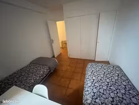 loue chambre ds 3 grd pièces