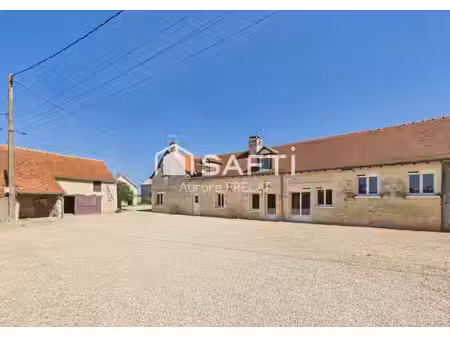 corps de ferme plein de charme