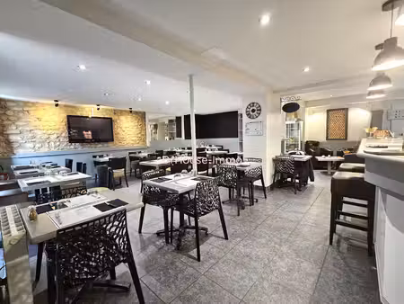 murs commerciaux d'un restaurant de 165m2