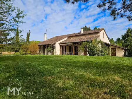 montcaret : maison avec terrain et piscine