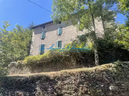 au cœur de la vallée borgne  mas en pierres avec clède sur 9801 m2 de terrain