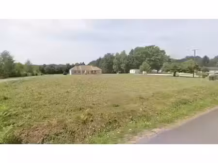 vente terrain 1996 m² à laval-sur-luzege (19550)  9 000 €
