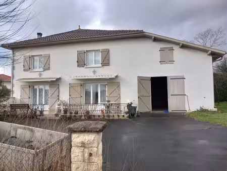 st-martin-de-hinx maison 150m² + terrasse 30m²+ garage 48m² sur 600m² de terrain.