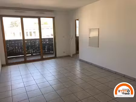 location appartement 3 pièces 64m²