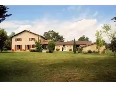 vente ferme 8 pièces 235 m² à castéra-verduzan (32410)  545 000 €
