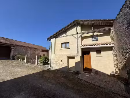 vente maison 4 pièces 125 m² à saint-romain (16210)  126 000 €