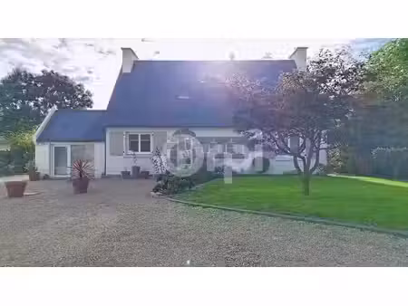 vente maison 5 pièces 165 m² à plougourvest (29400)  316 500 €