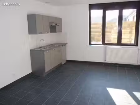 studio 1 pièce 27 m²
