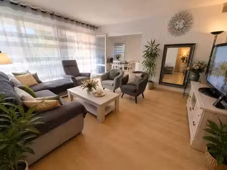 appartement à vendre 5 pièces d'env 90 m2 vittel (88) avec balcon  garage  2 caves