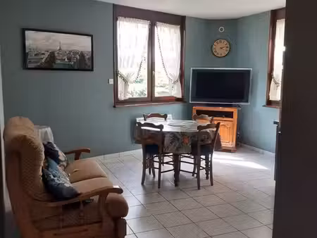 a louer petite maison à mauriac cantal 15